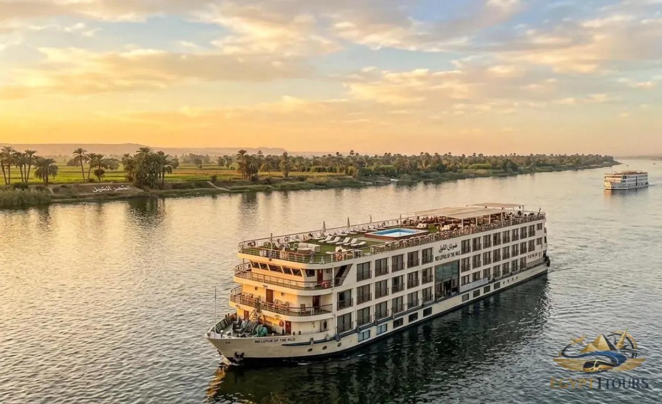 Luxury 5-day Nile River cruise ship sailing from Luxor to Aswan